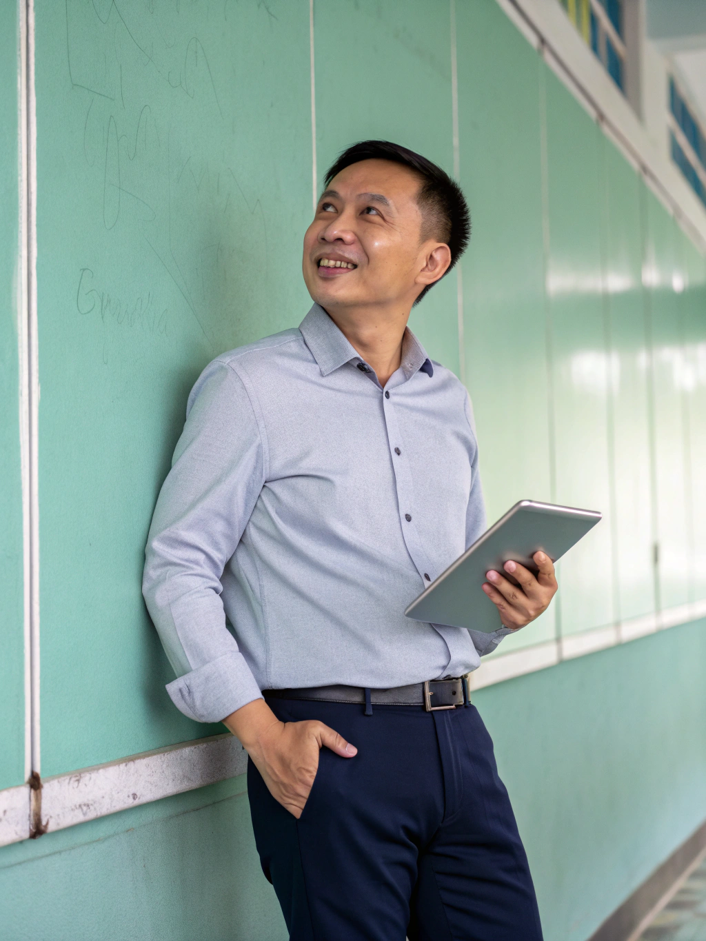 Trần Minh Đức, ROBO Masters Teacher in modern classroom